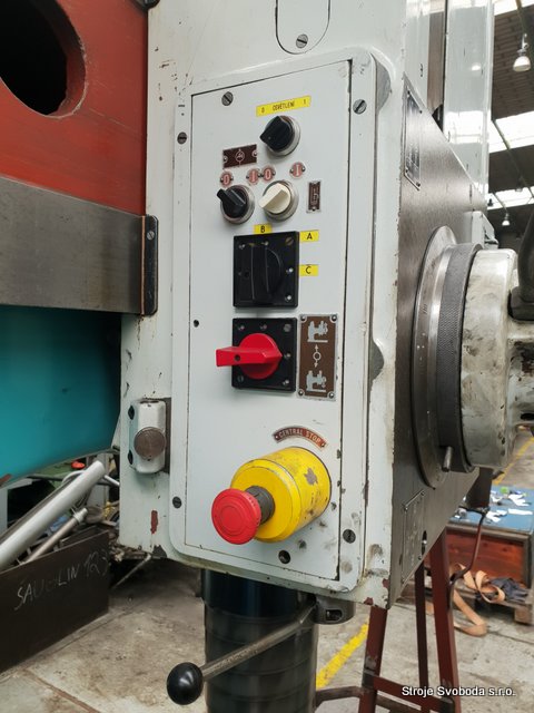 Vrtačka otočná VO 63 (9523 VYMENIT - Radial Drilling machine VO 63 (12).jpg)